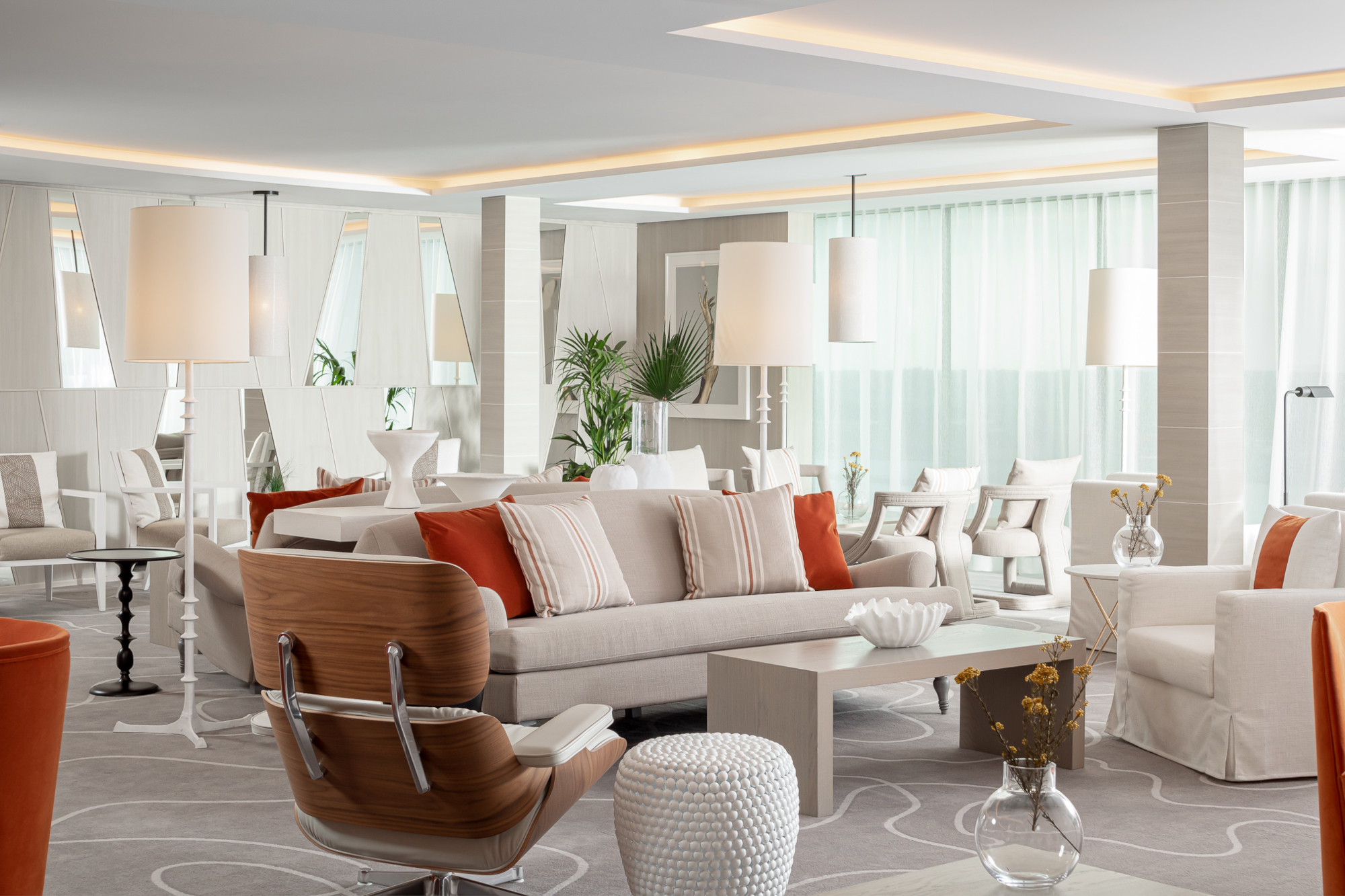 MyCruise Celebrity-Cruises Beyond Offentlige-arealer Barer-lounger-atrium18